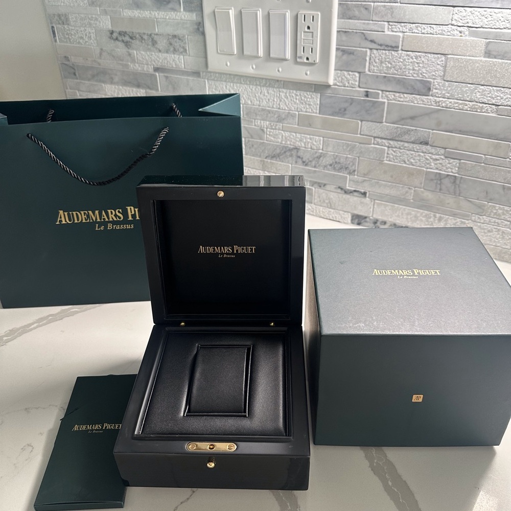 Audemars Piguet Watch Box Set - Black and Gold